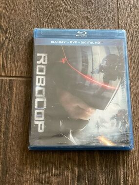 Robocop Blu-ray + DVD + Digital HD - Action Sci-Fi (Blue Case)